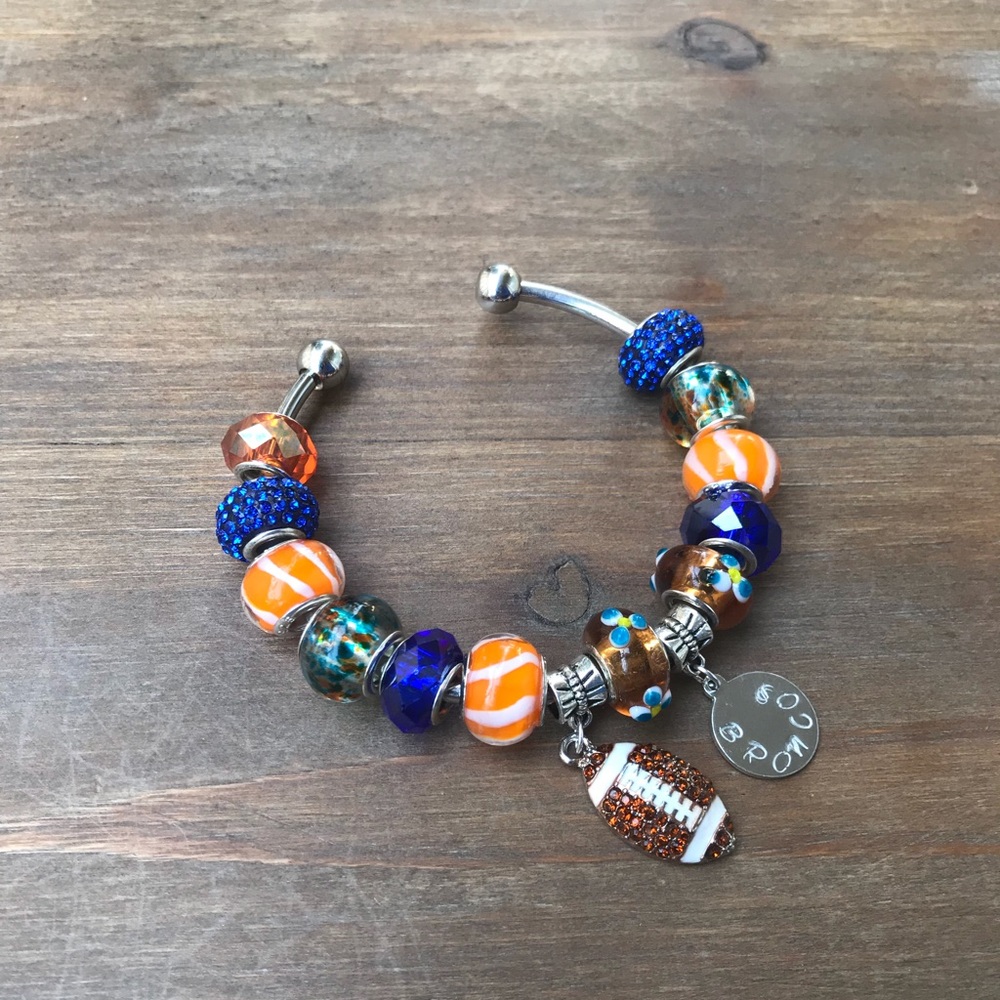 Broncos stamped charm bracelet - Picture 3 of 6